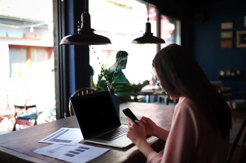 Work in Cafes or work in a Coworking 1 Work in Cafes or work in a Coworking