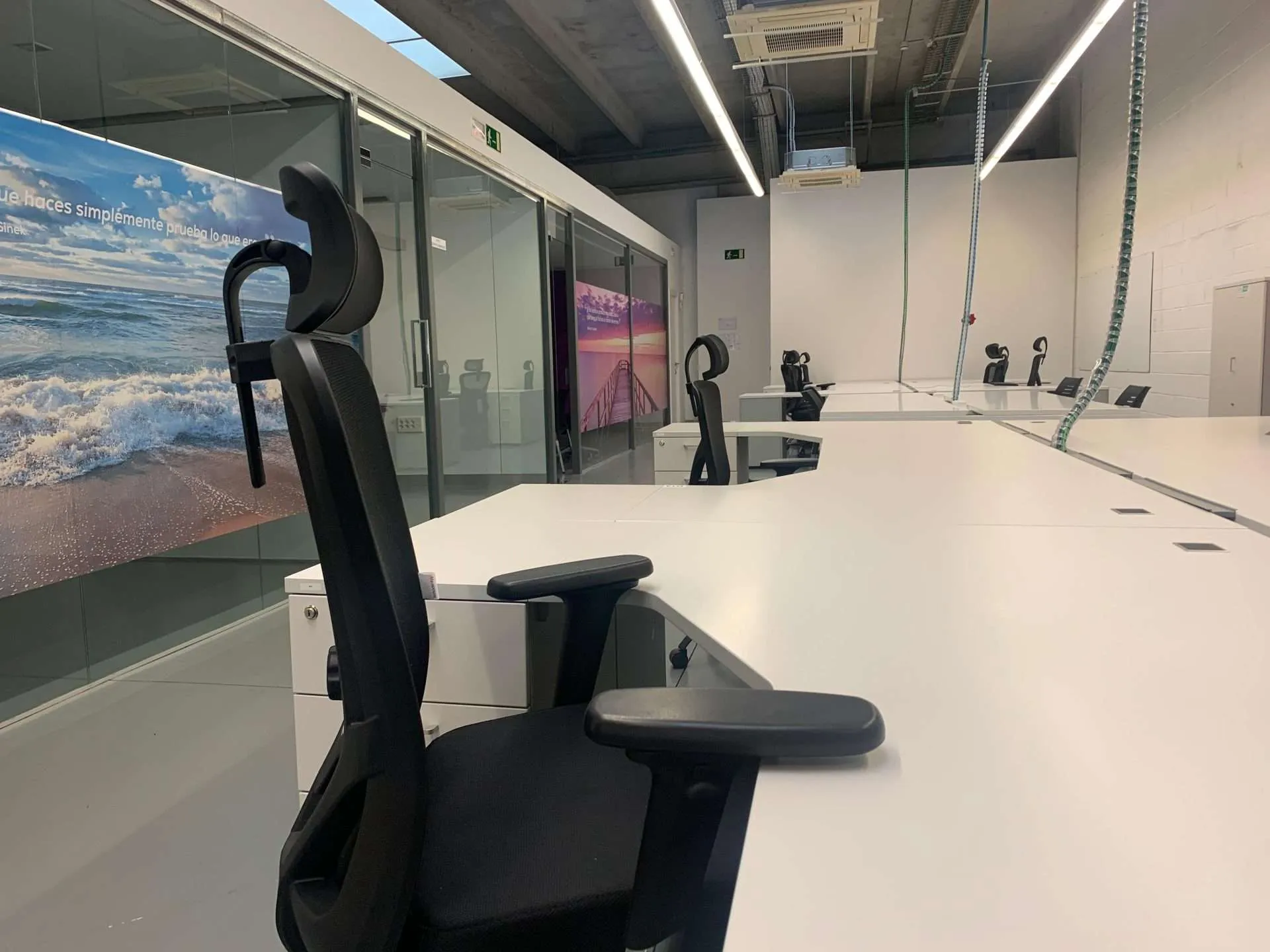 coworking zone barcelona scaled Coworking Spaces